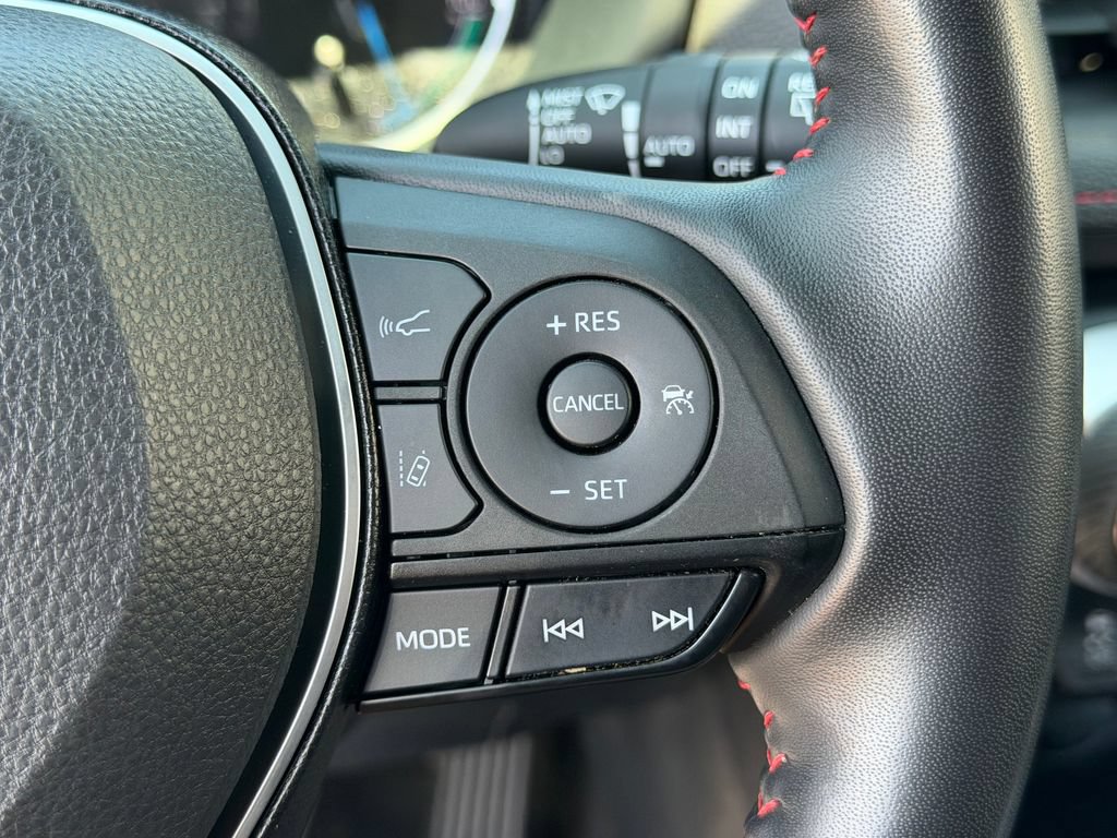 Used 2022 Toyota RAV4 SE w/ Weather & Moonroof Package AWD/4WD image 26
