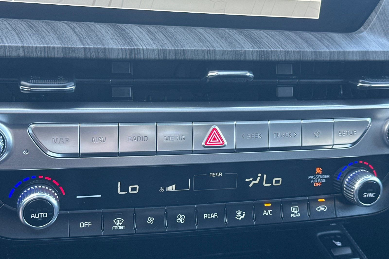 Used 2024 Kia Telluride EX image 33