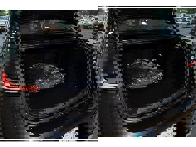 Used 2025 BMW i7 eDrive50 w/ Premium Package image 54