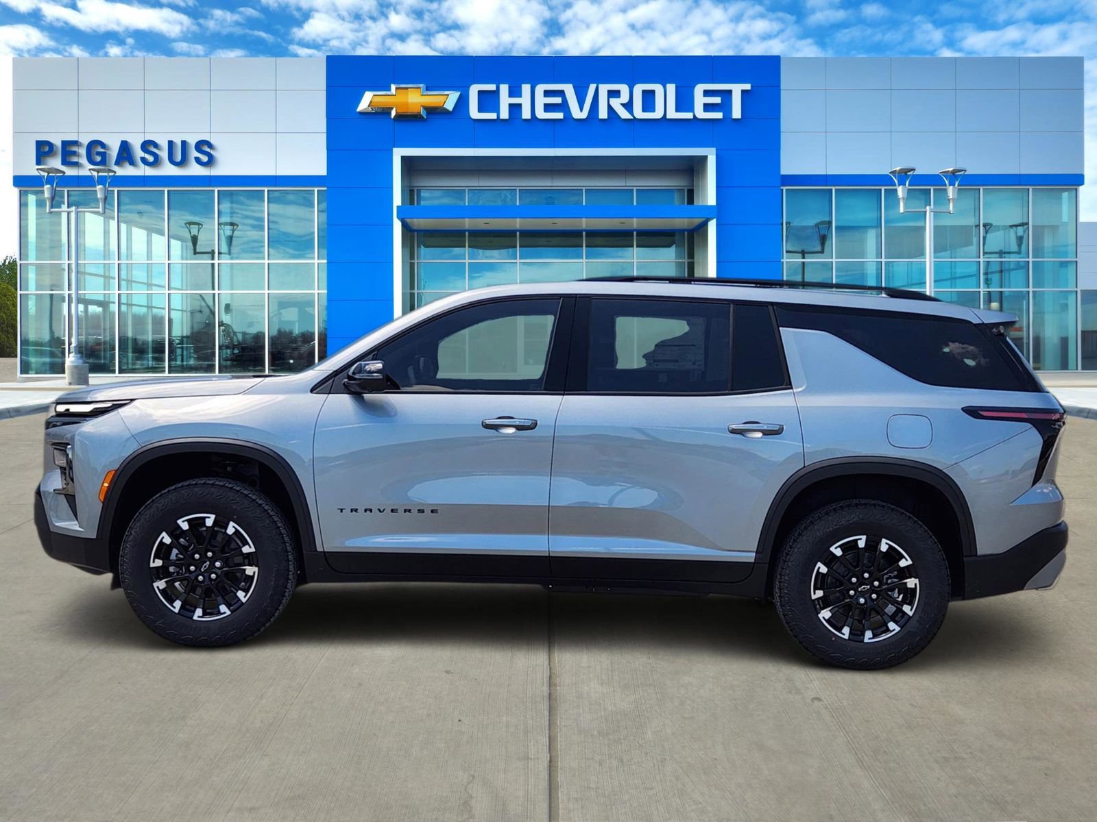 New 2026 Chevrolet Traverse Z71 w/ Driver Confidence Package AWD/4WD image 3