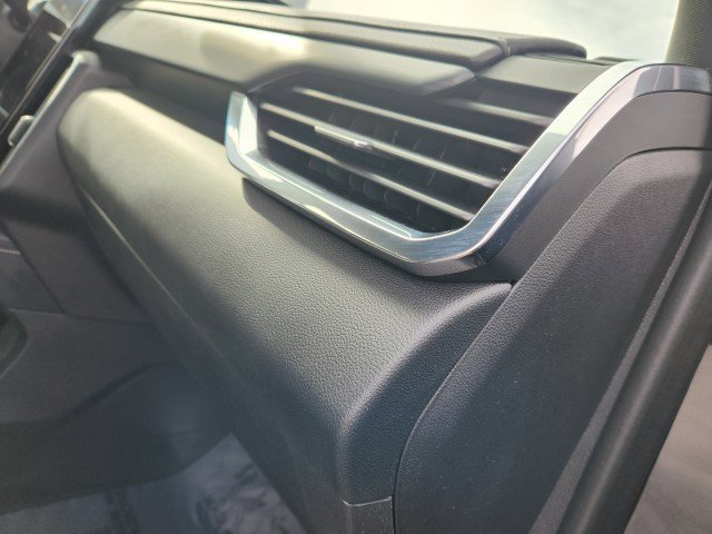 Used 2025 GMC Acadia Elevation image 14