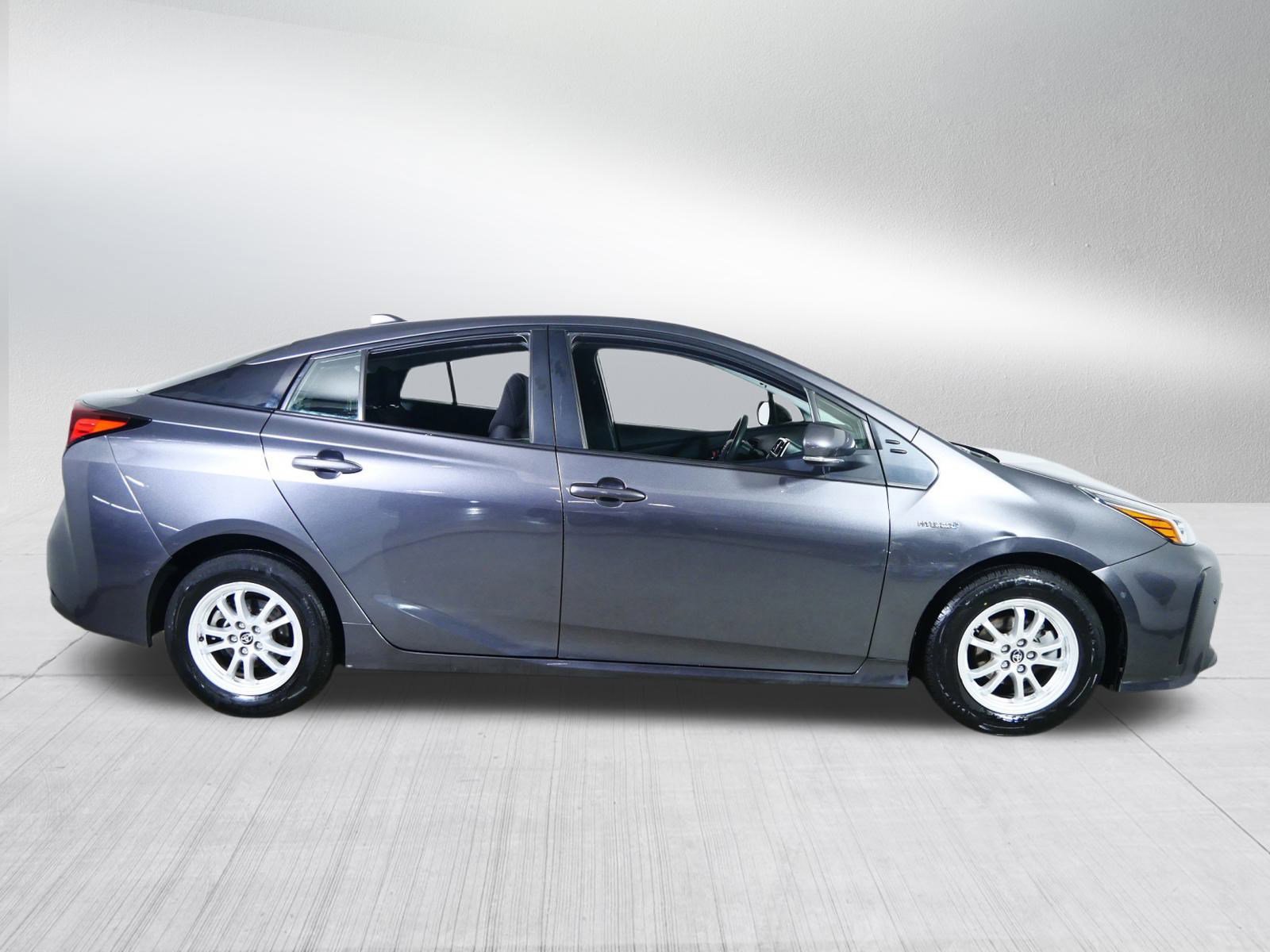 Used 2022 Toyota Prius LE image 8