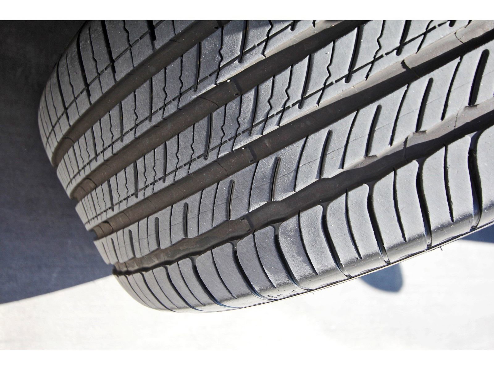 Used 2025 Genesis G80 2.5T image 32