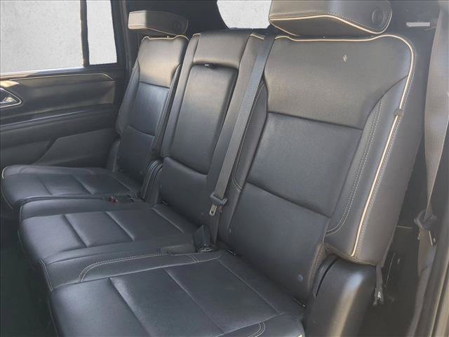 Used 2023 GMC Yukon XL SLT RWD image 19