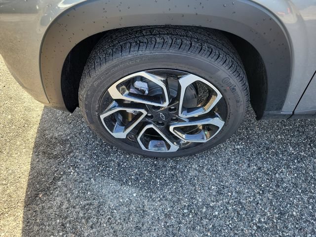 Used 2025 Chevrolet Trax RS w/ Sunroof Package FWD image 5