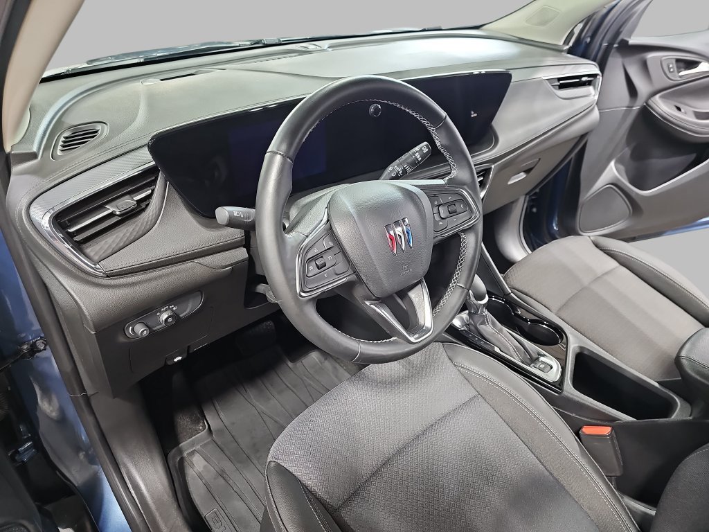 Used 2025 Buick Encore GX Preferred AWD/4WD image 19