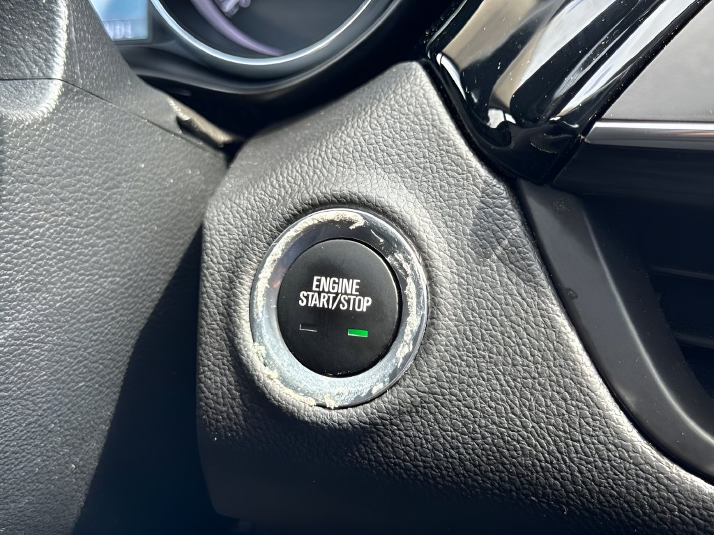 Used 2020 Buick Envision Essence FWD image 13