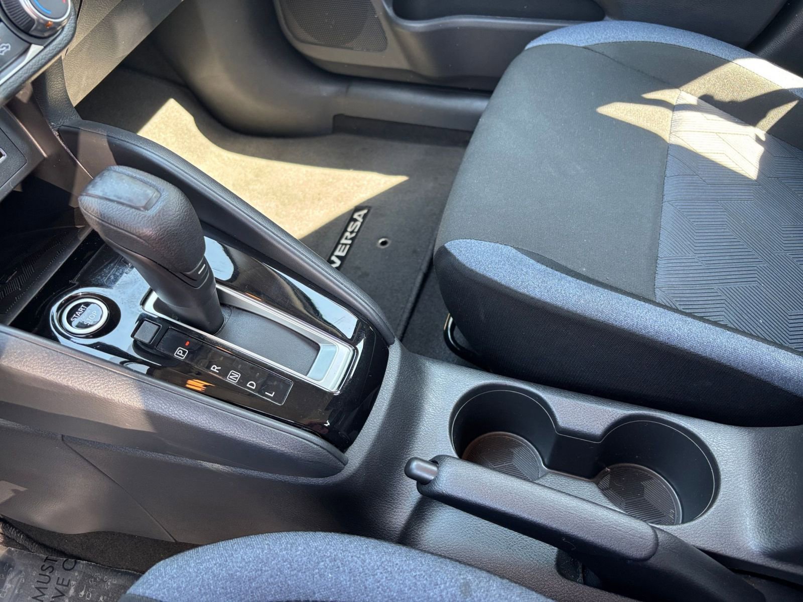 Used 2025 Nissan Versa SV FWD image 41