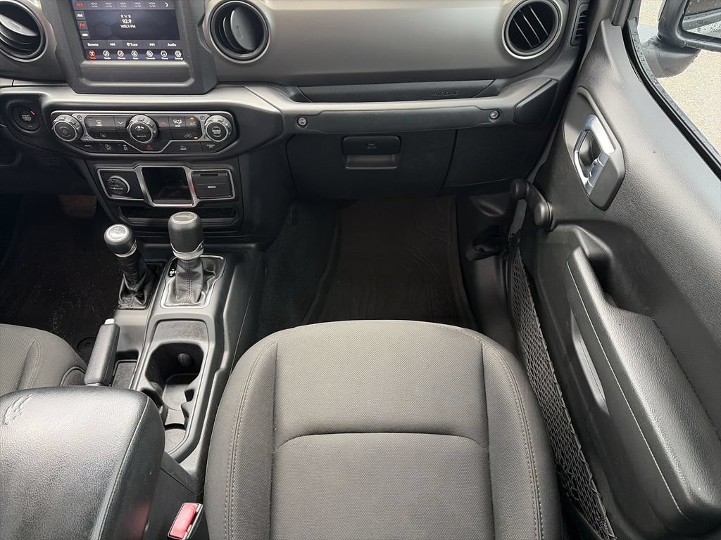 Used 2022 Jeep Gladiator Sport AWD/4WD image 16