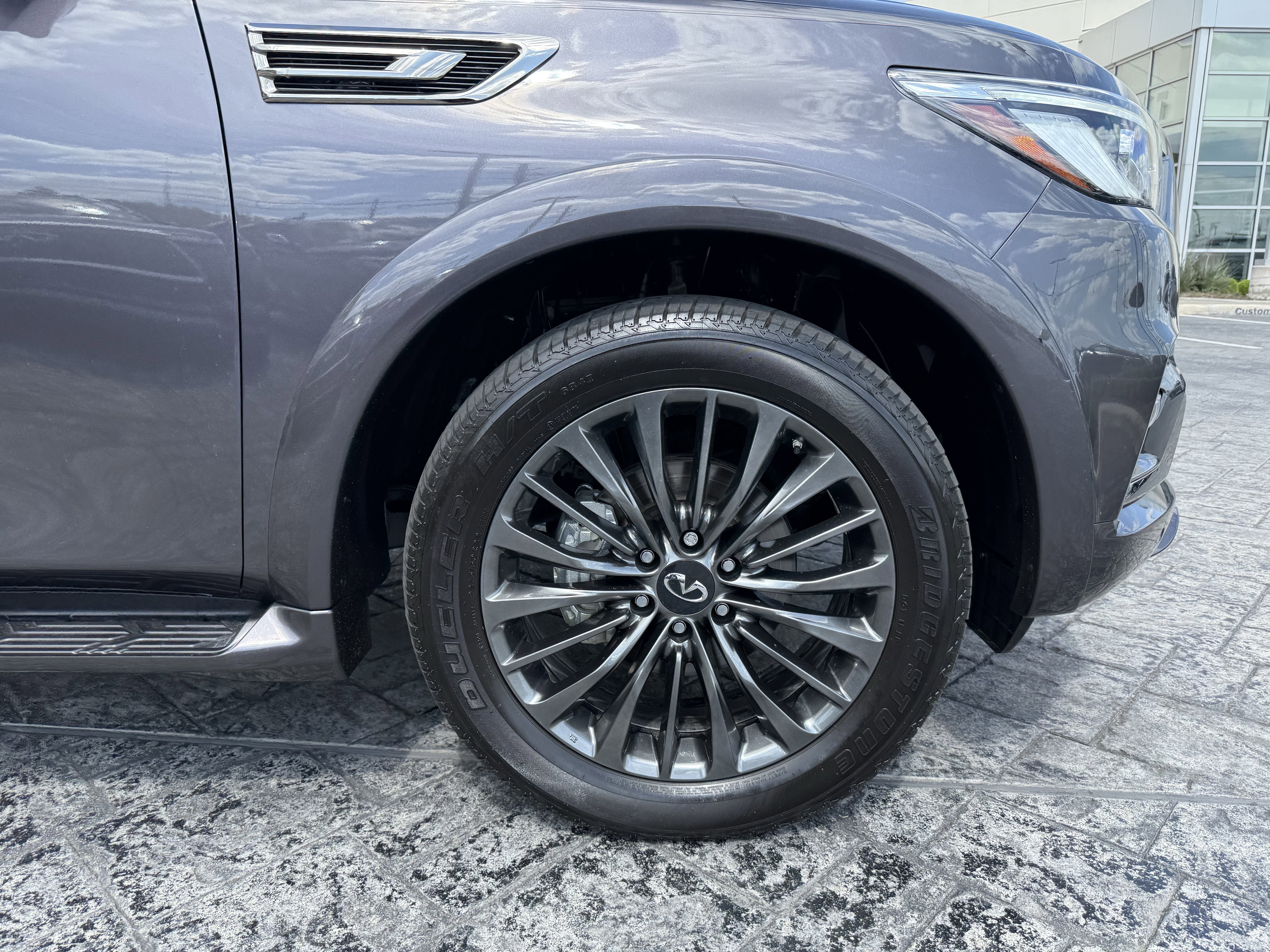 Certified 2024 INFINITI QX80 Sensory AWD/4WD image 10