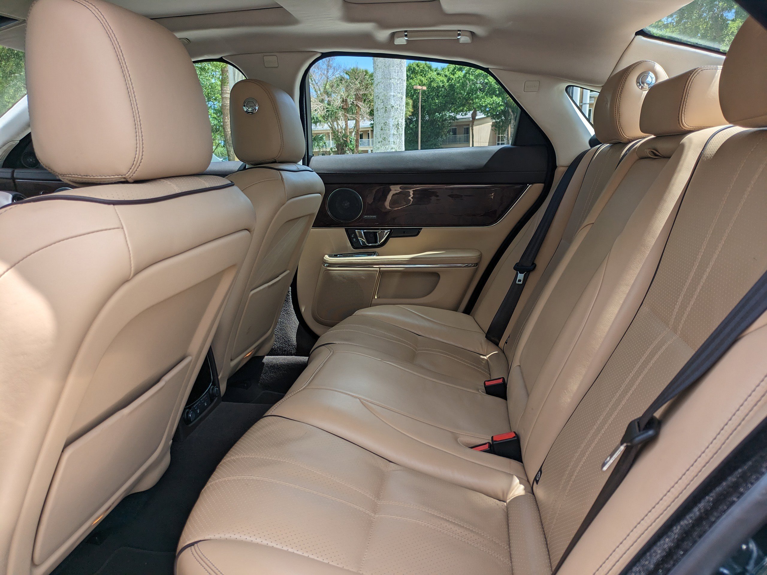 Used 2017 Jaguar XJ R-Sport image 15