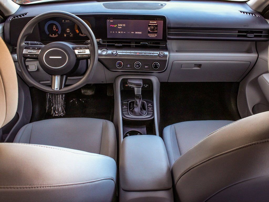 Used 2024 Hyundai Kona SE image 35