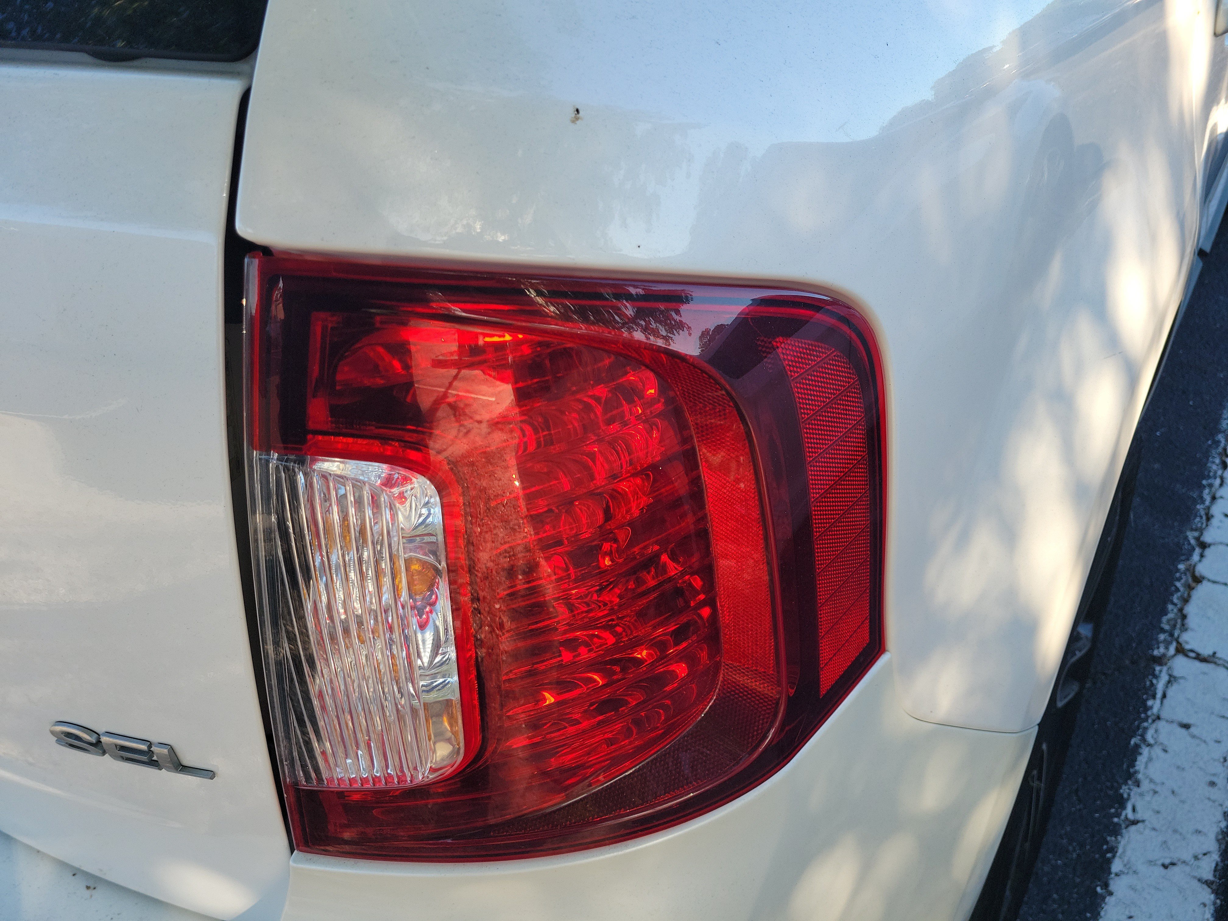 Used 2013 Ford Edge SEL FWD image 10