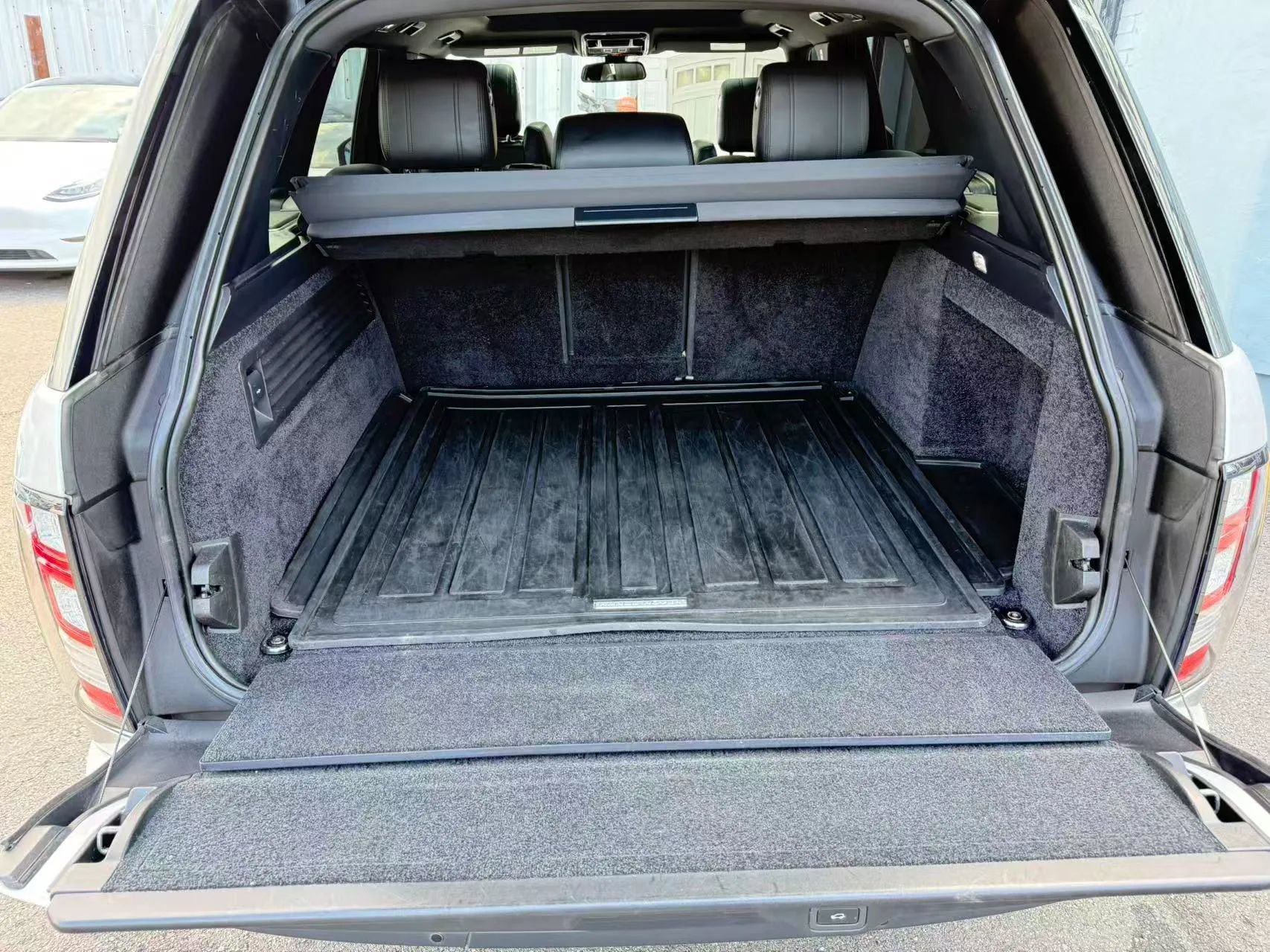 Used 2016 Land Rover Range Rover HSE image 8