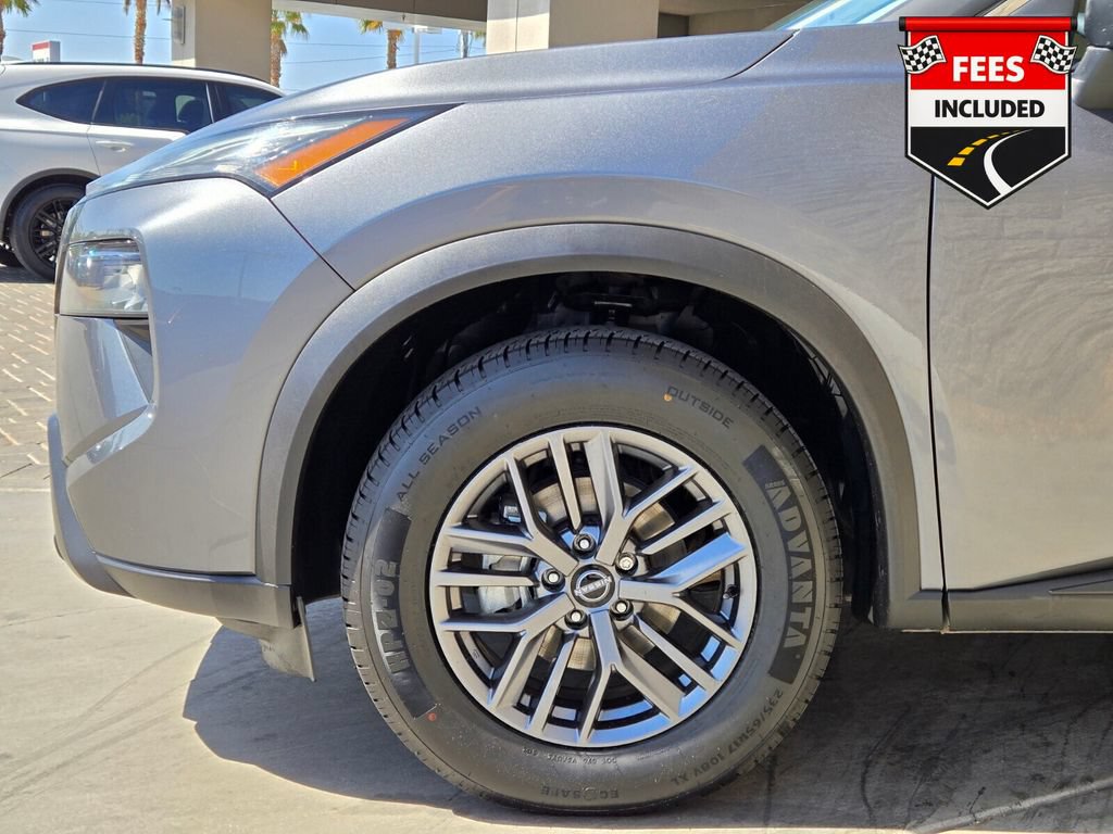Used 2024 Nissan Rogue S AWD/4WD image 12