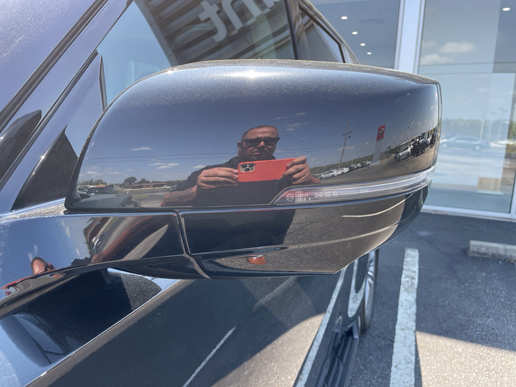 Used 2025 INFINITI QX80 Sensory image 6