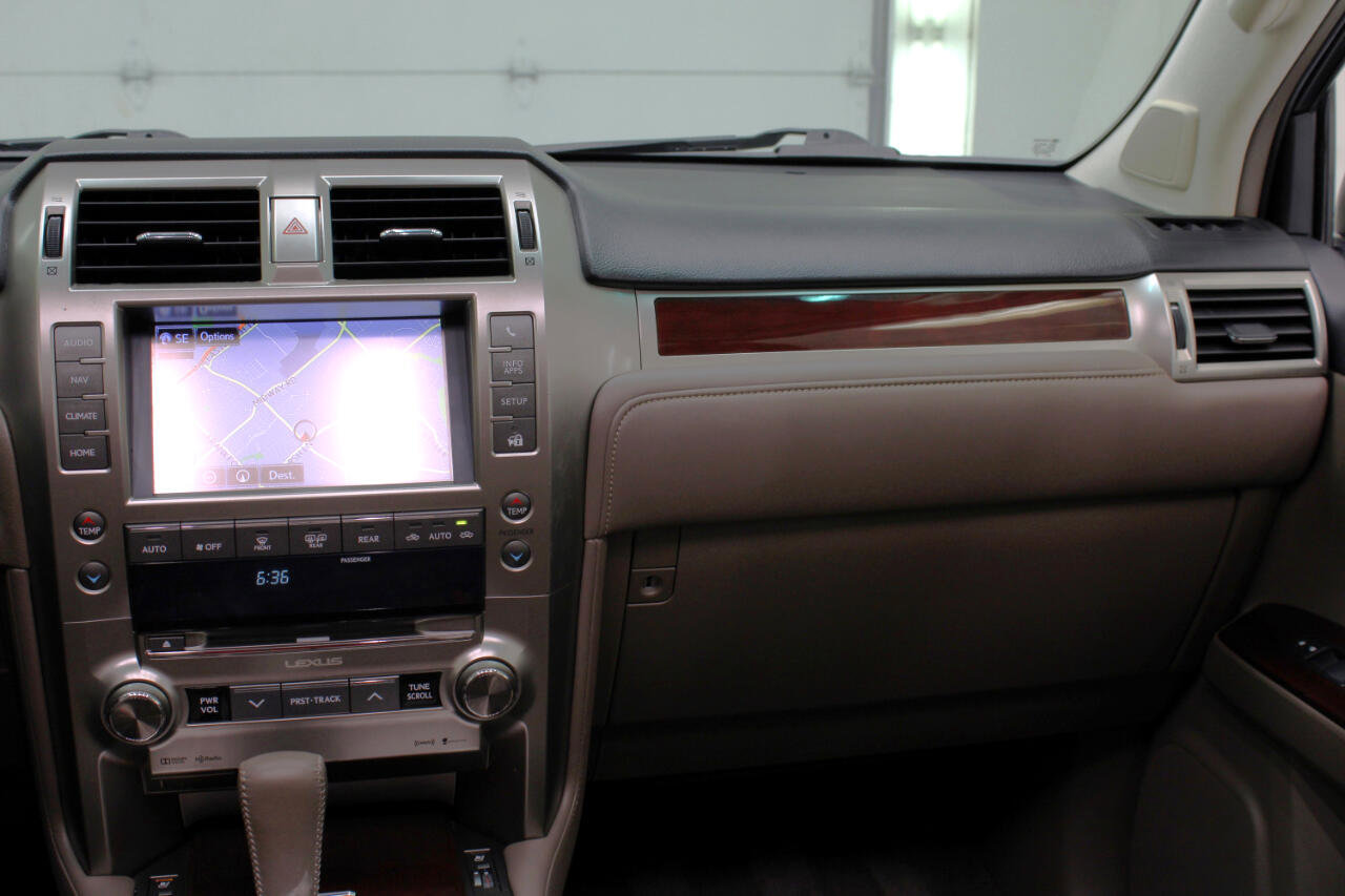 Used 2016 Lexus GX 460 w/ Premium Package image 57