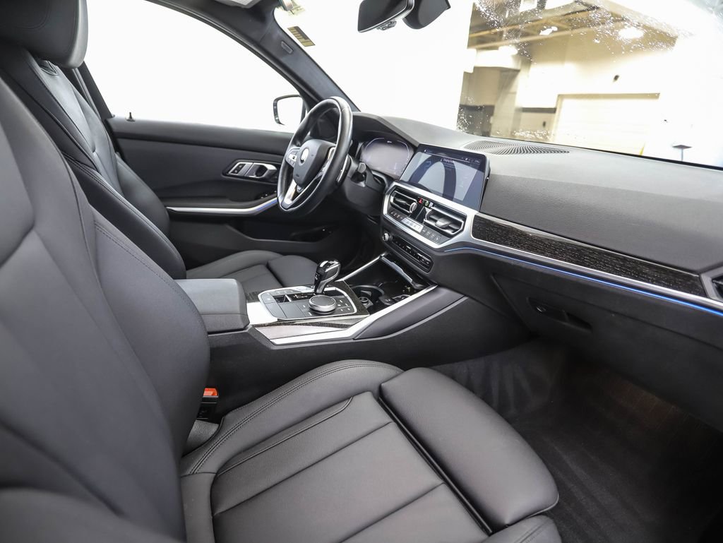 Used 2021 BMW 330e xDrive w/ Convenience Package image 29