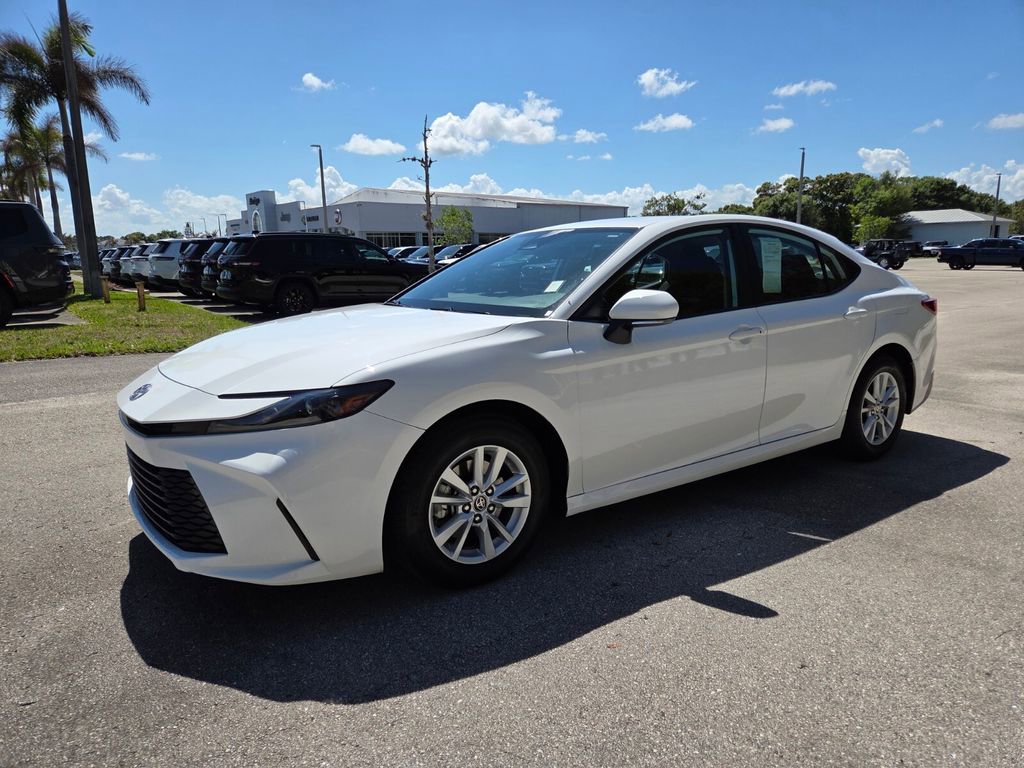 Used 2025 Toyota Camry LE FWD image 7