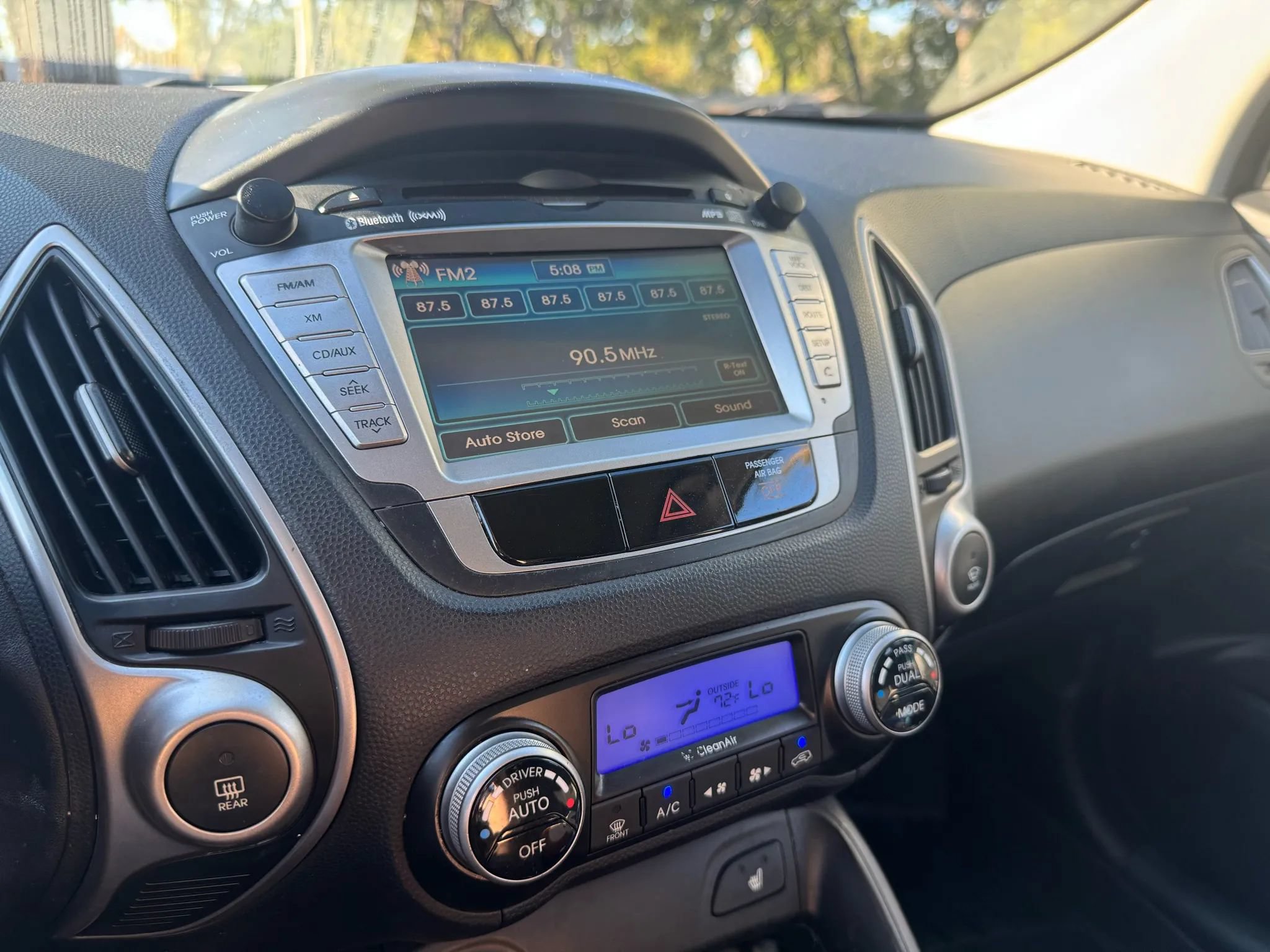 Used 2010 Hyundai Tucson Limited w/ Premium Pkg 4 AWD/4WD image 21