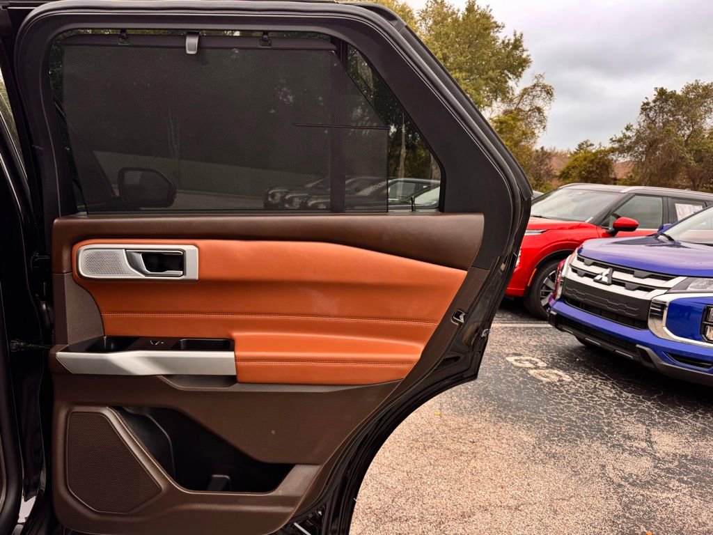 Used 2021 Ford Explorer King Ranch w/ Premium Technology Package image 32