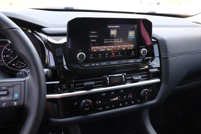 Certified 2025 Nissan Pathfinder SV w/ SV Premium Package FWD image 18