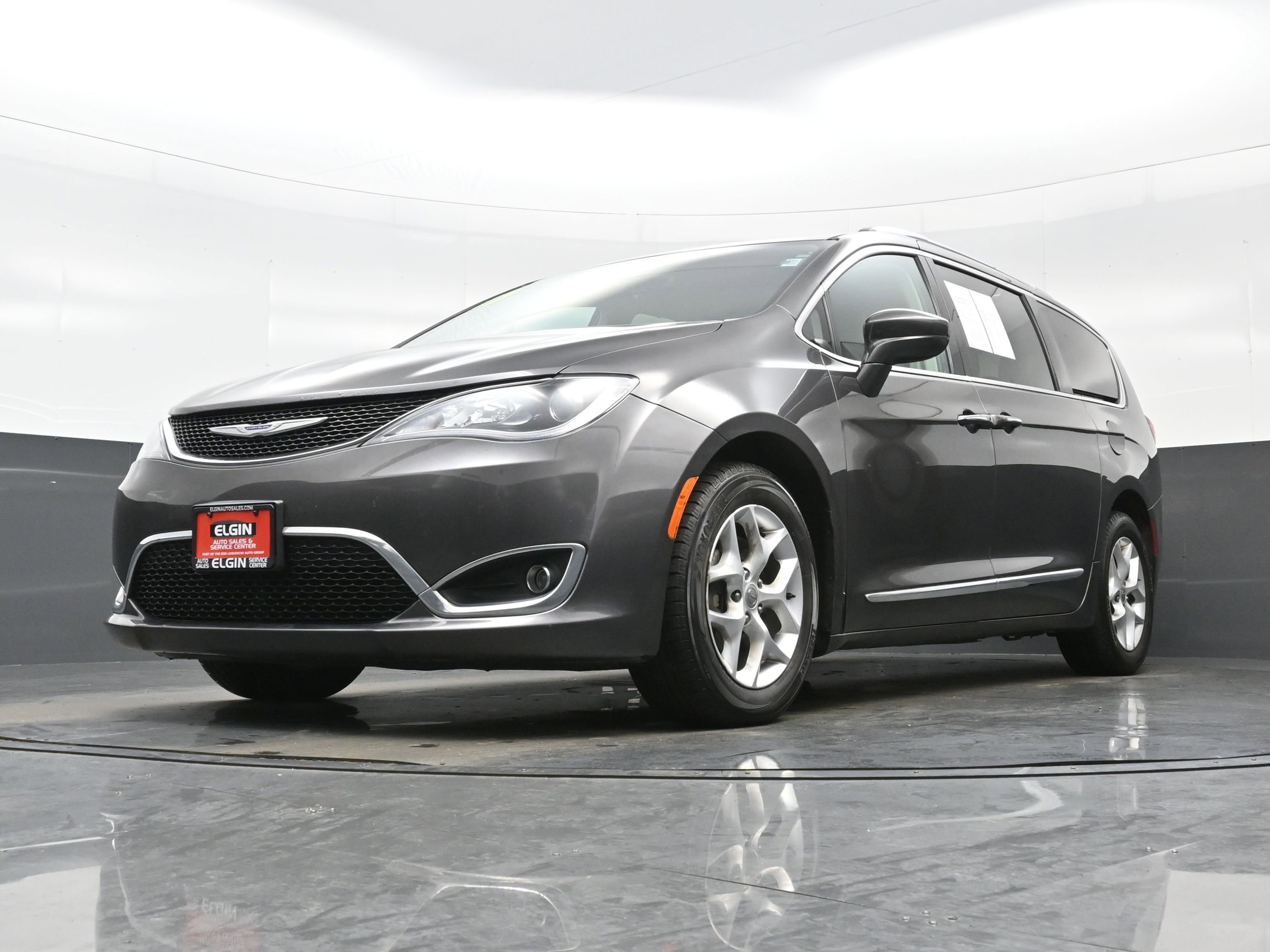 Used 2017 Chrysler Pacifica Touring-L Plus w/ Tire & Wheel Group image 27