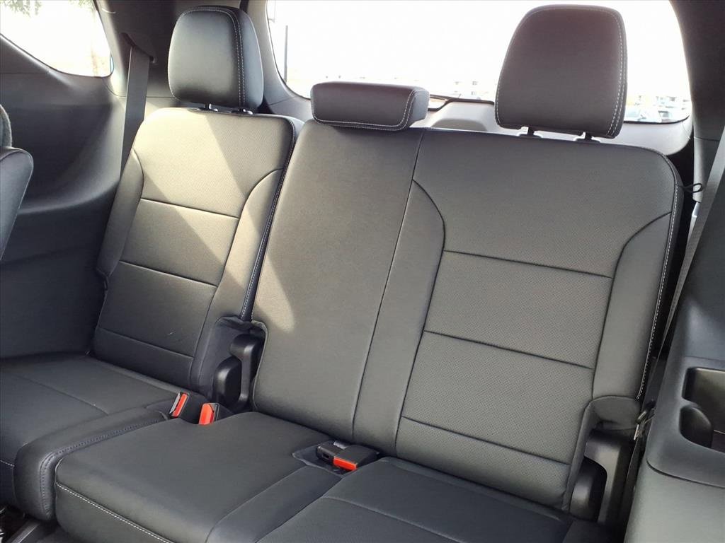 New 2026 Chevrolet Traverse LT w/ Sun and Wheel Package image 13