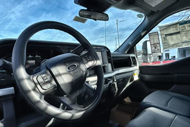 Used 2024 Ford F550 4x4 Regular Cab Super Duty image 14