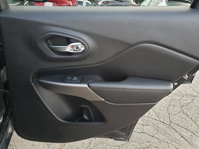 Used 2019 Jeep Cherokee Limited image 15