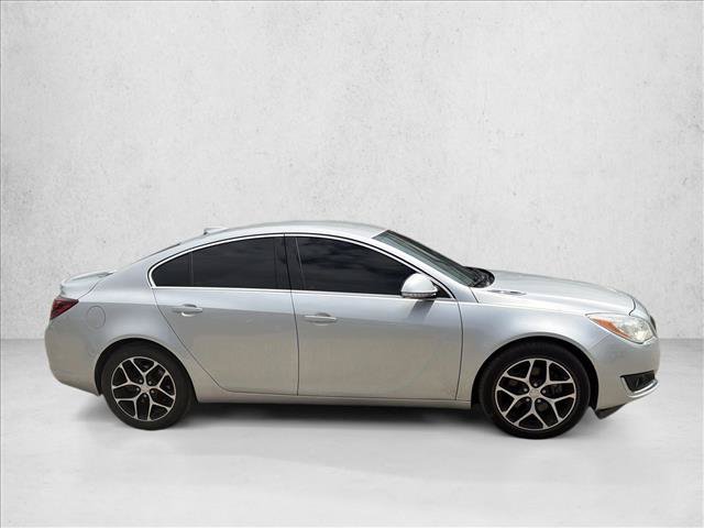Used 2016 Buick Regal Sport Touring FWD image 6