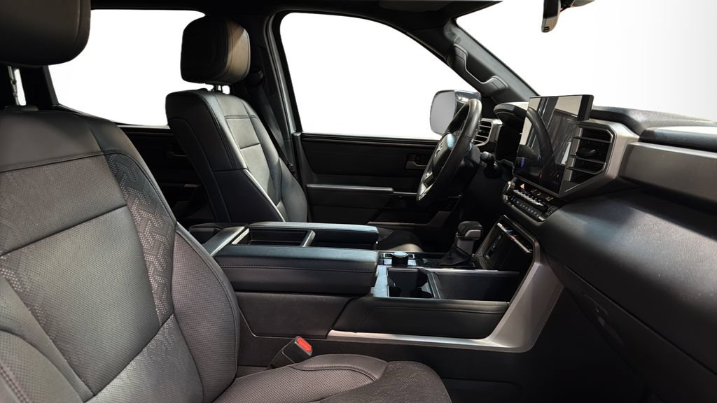 Used 2025 Toyota Tundra Limited AWD/4WD image 9