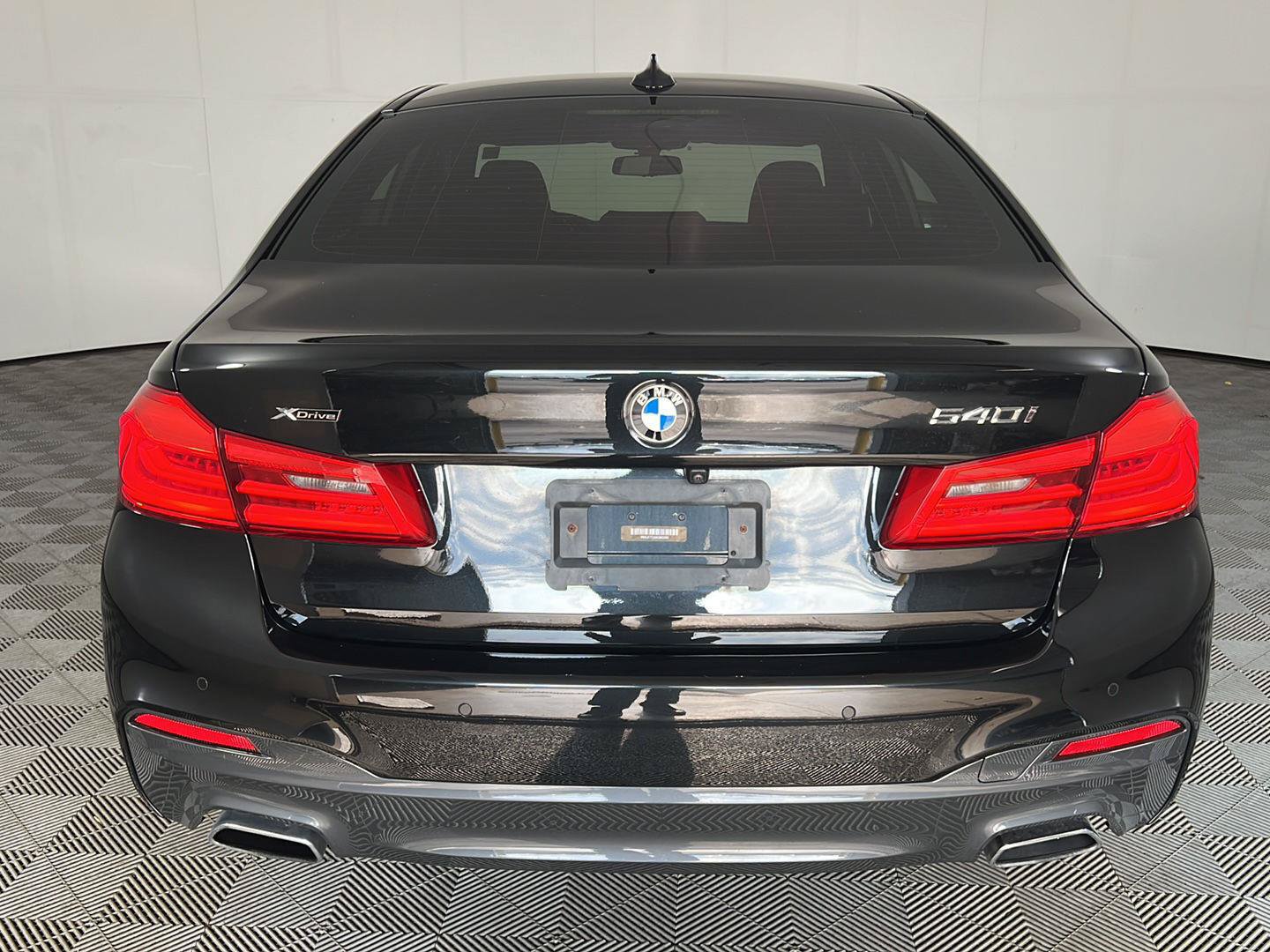Used 2019 BMW 540i xDrive w/ M Sport Package AWD/4WD image 6
