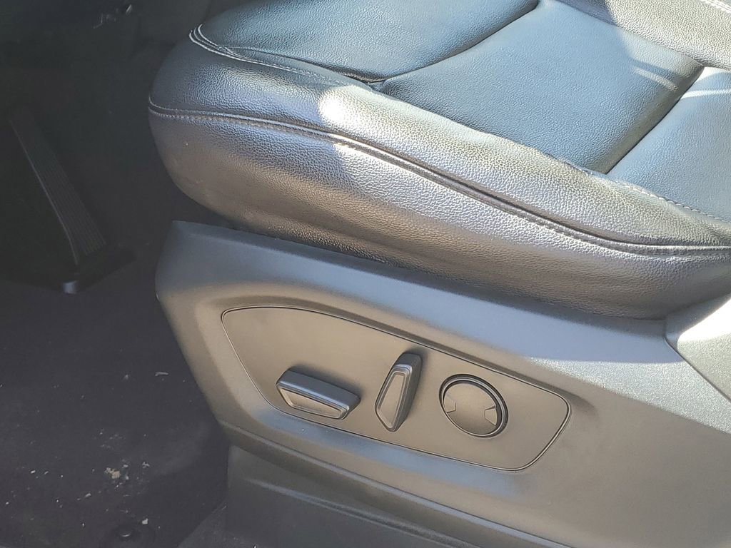 Used 2020 Ford Explorer XLT w/ Equipment Group 202A image 13