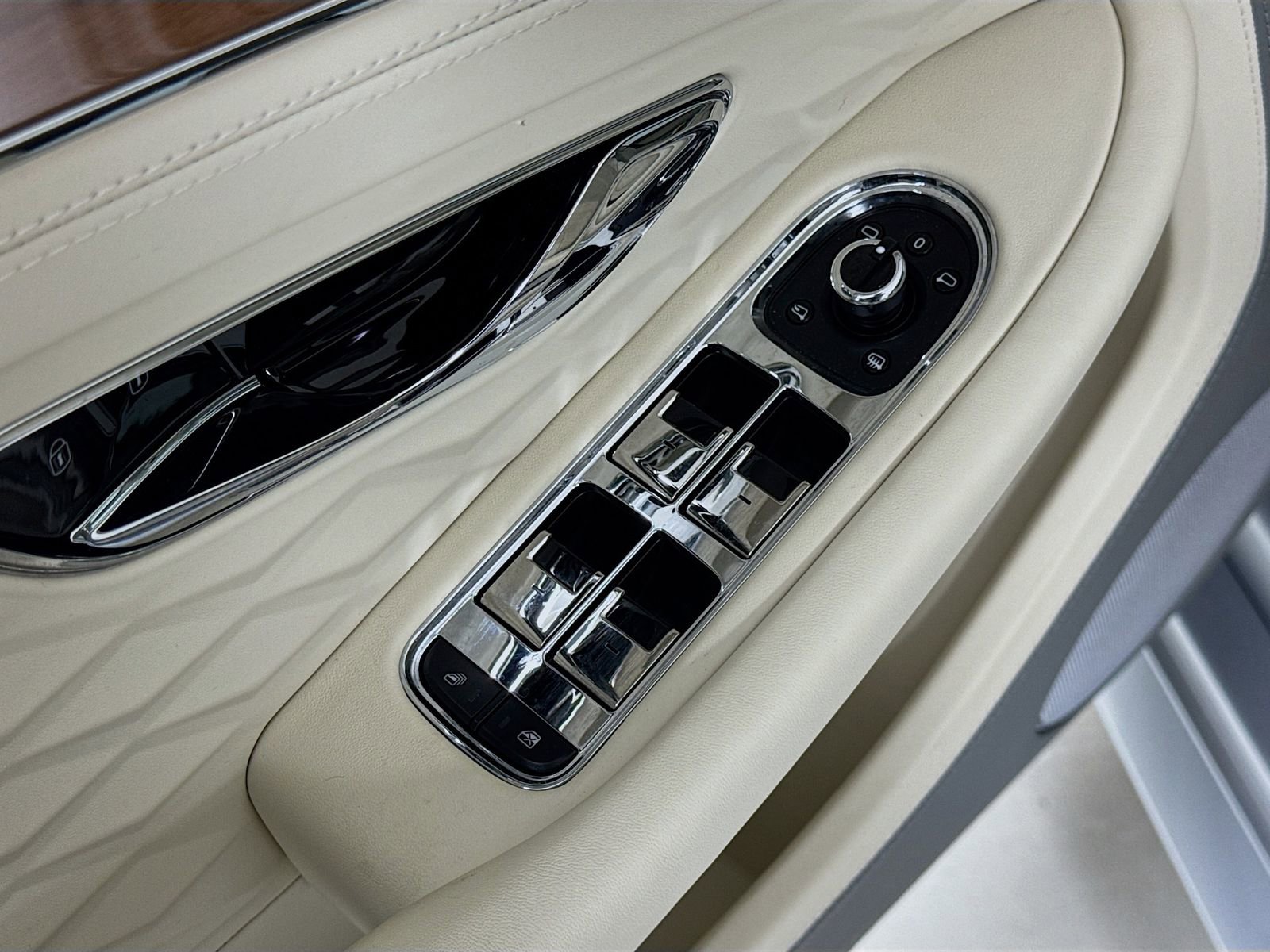 Used 2025 Bentley Continental GT Speed AWD/4WD image 17