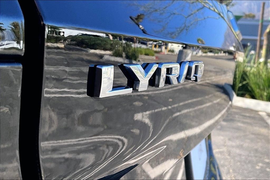 New 2026 Cadillac Lyriq Premium Sport w/ LPO, Floor Liner Package RWD image 30