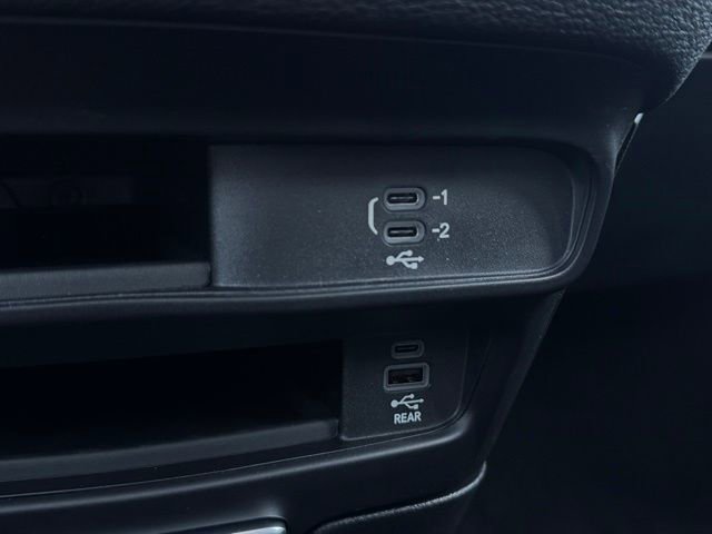 New 2026 Chrysler Pacifica Select image 40