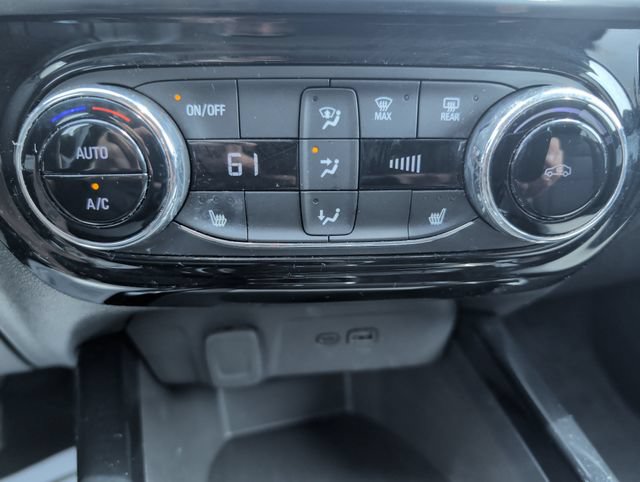 Used 2024 Chevrolet Trax LT w/ Driver Confidence Package FWD image 19