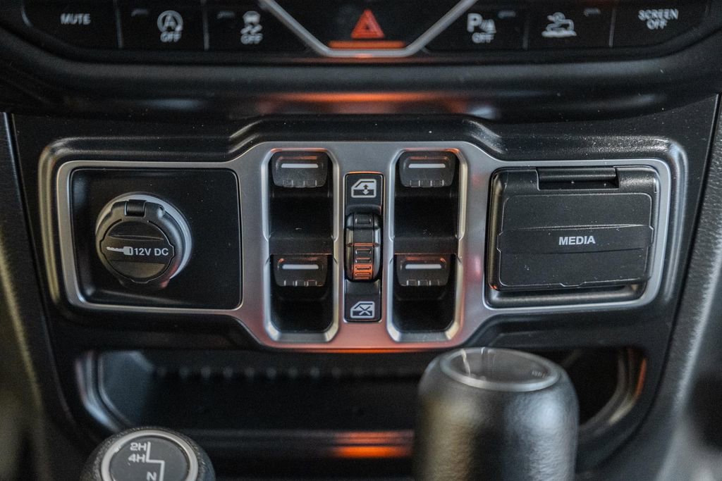 Used 2021 Jeep Wrangler Unlimited Sport AWD/4WD image 28
