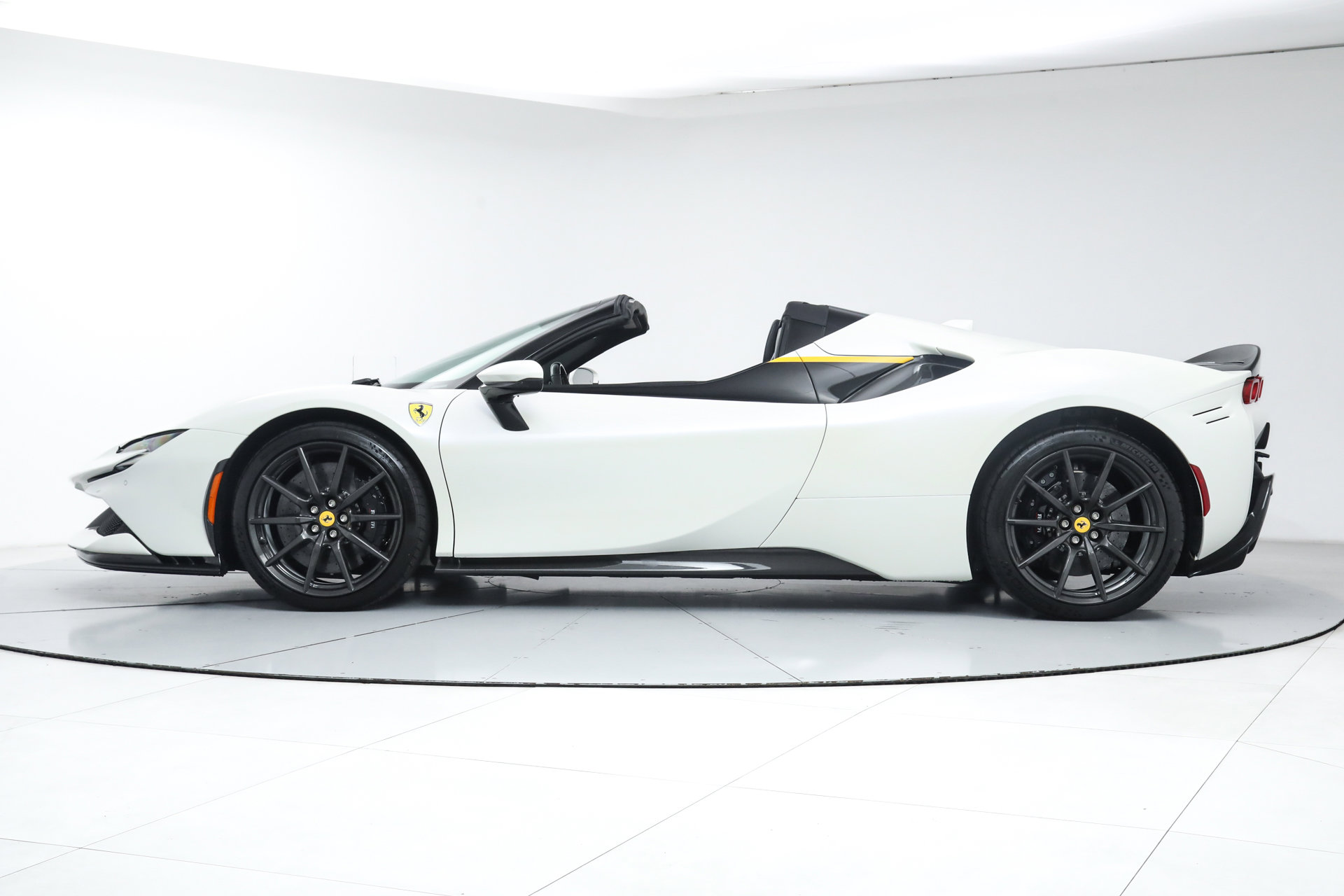 Certified 2024 Ferrari SF90 Spider image 4