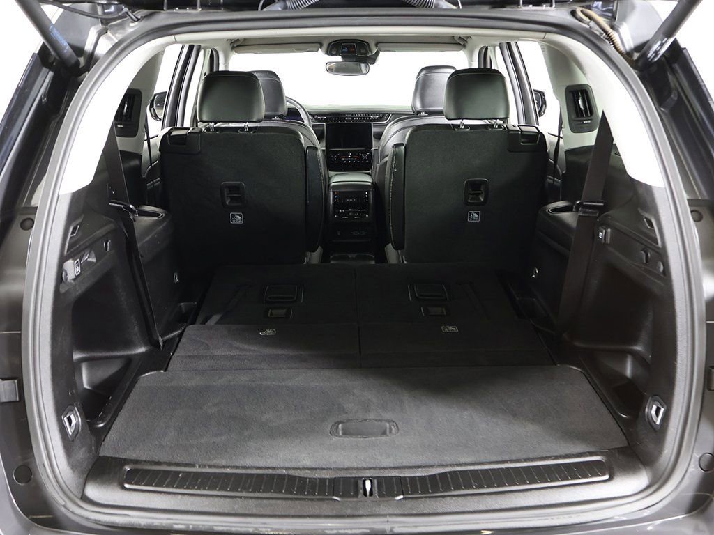 Used 2023 Jeep Grand Cherokee L Limited image 22