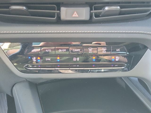 Used 2023 Buick Envision Avenir image 24