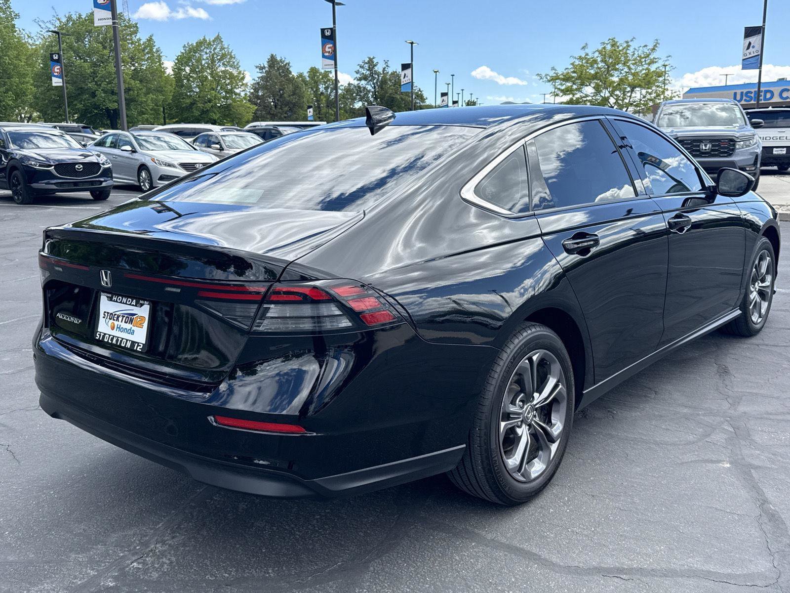 Used 2023 Honda Accord EX image 6