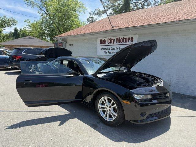 Used 2015 Chevrolet Camaro LT RWD image 8