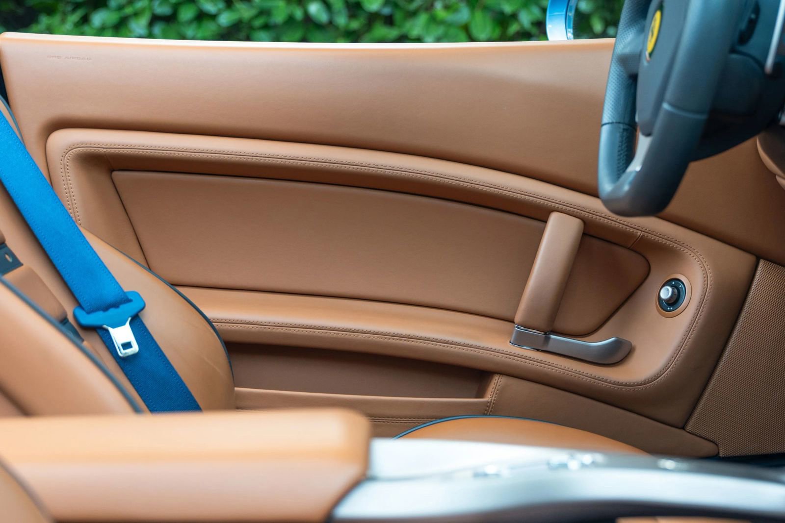 Used 2010 Ferrari California RWD image 45