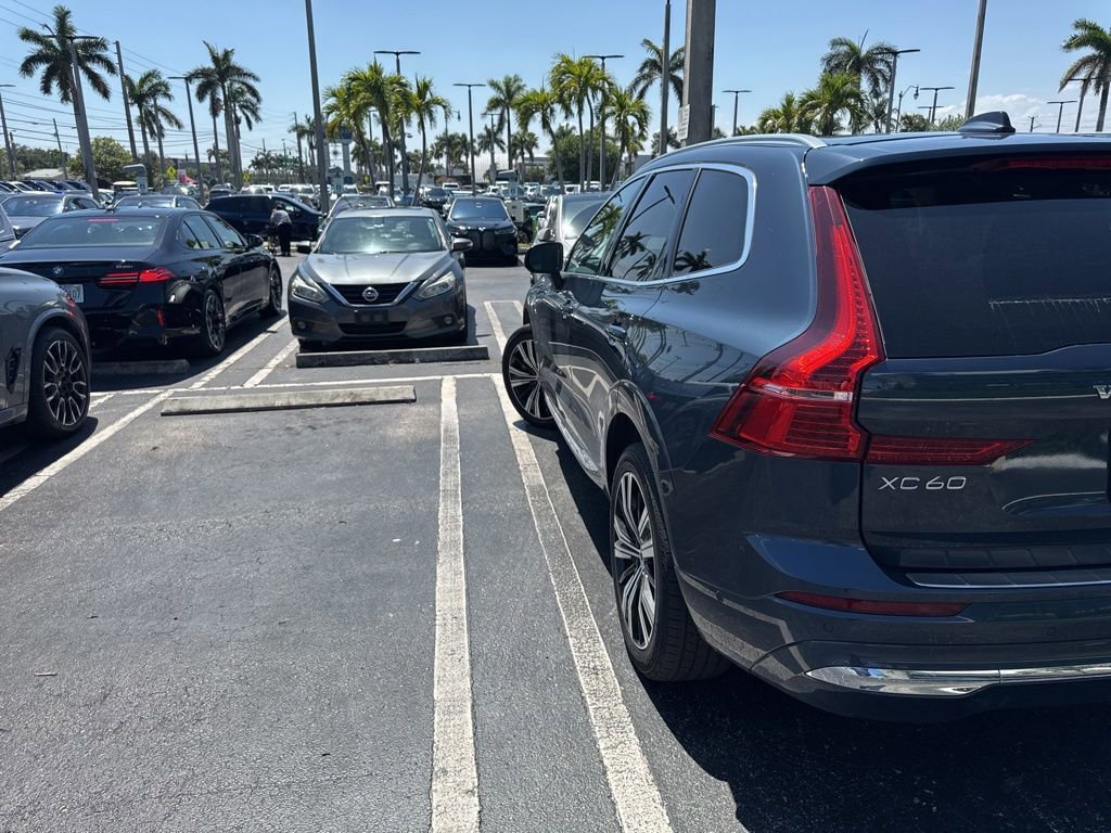 Used 2023 Volvo XC60 T8 Plus w/ Protection Package Premier AWD/4WD image 6