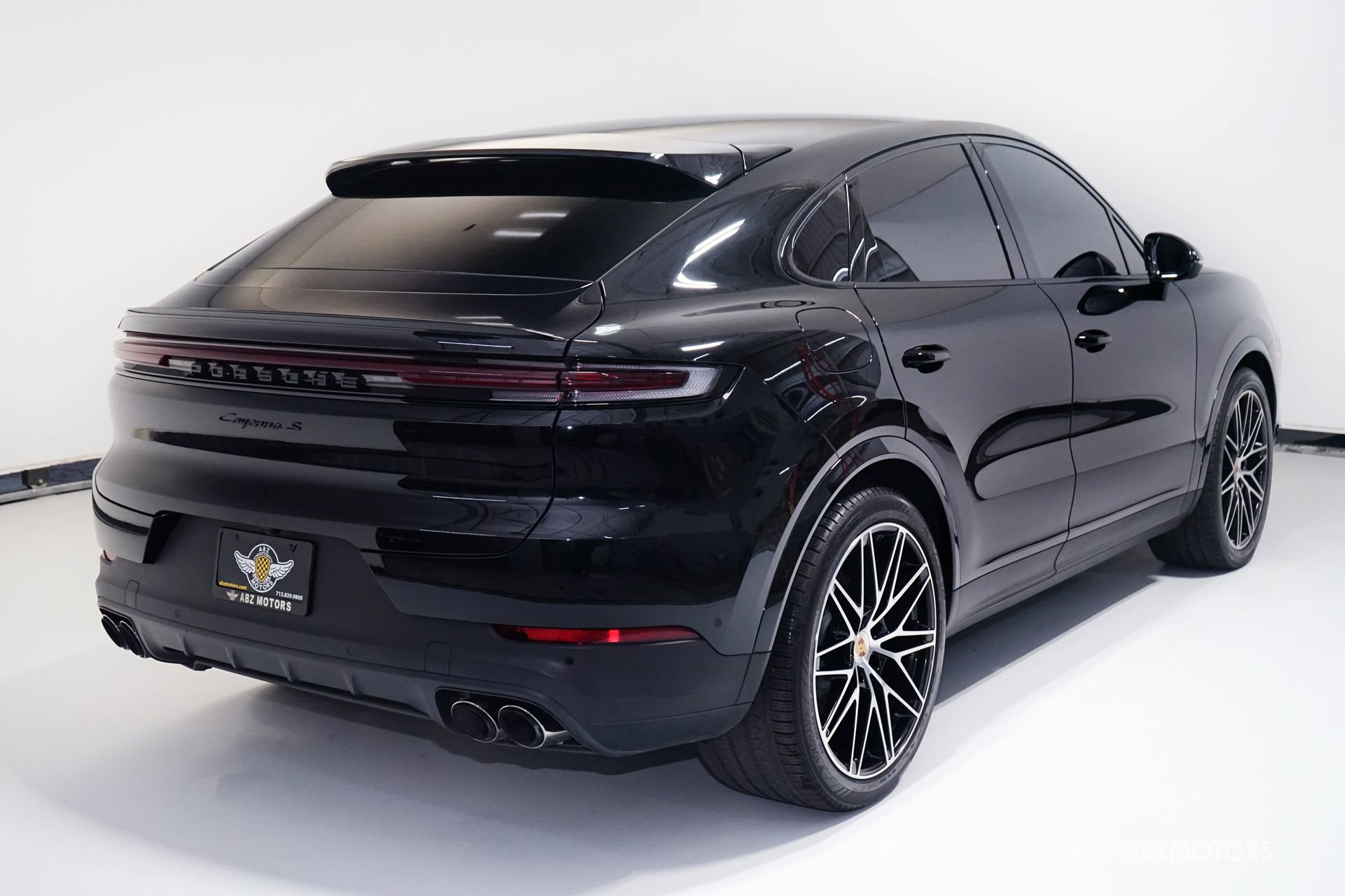 Used 2024 Porsche Cayenne S image 5