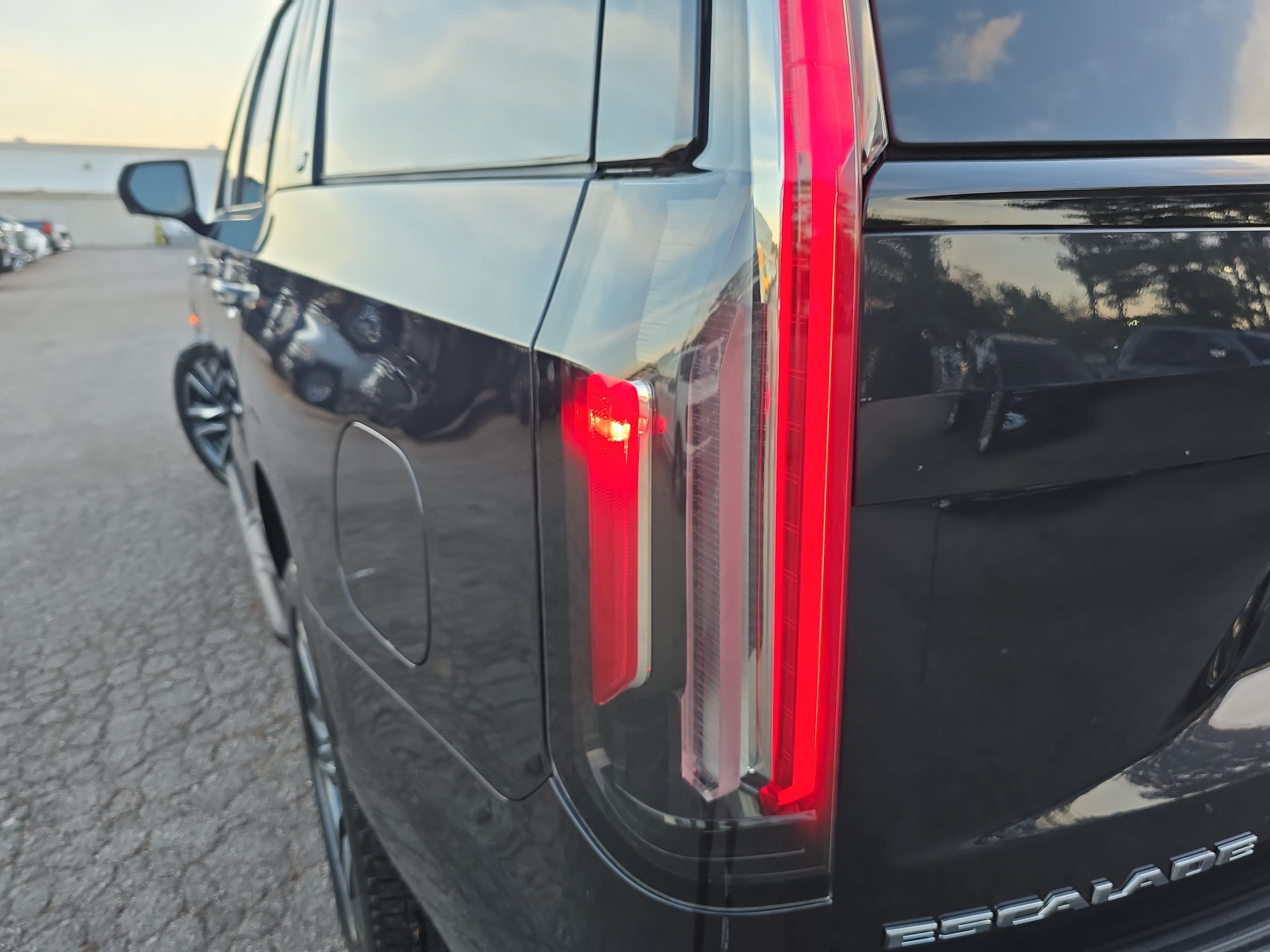 Used 2024 Cadillac Escalade Sport AWD/4WD image 35