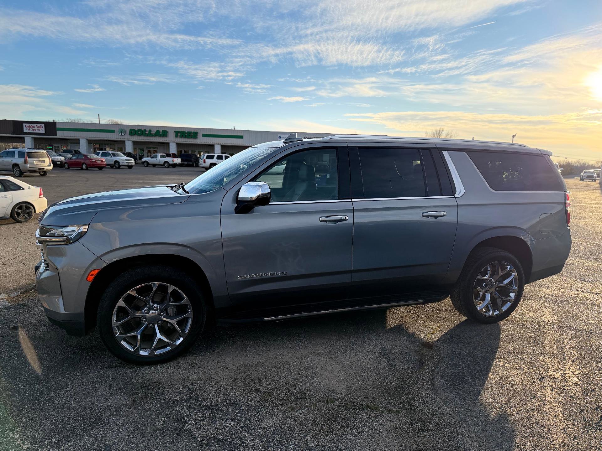 Used 2023 Chevrolet Suburban Premier AWD/4WD image 6
