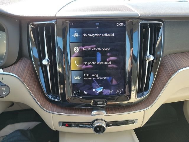 Used 2021 Volvo XC60 T5 Momentum AWD/4WD image 21